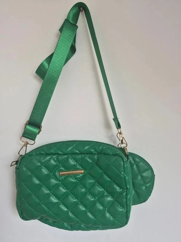 Sac bandoulière matelassé vert avec pochette amovible